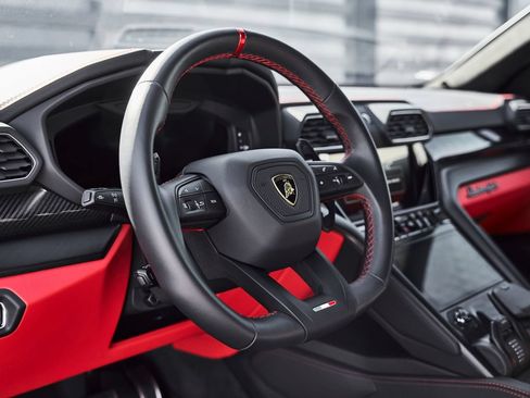 Used 2024 Lamborghini Urus S AWD/4WD image 39