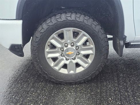 Used 2024 Chevrolet Silverado 3500 High Country image 10