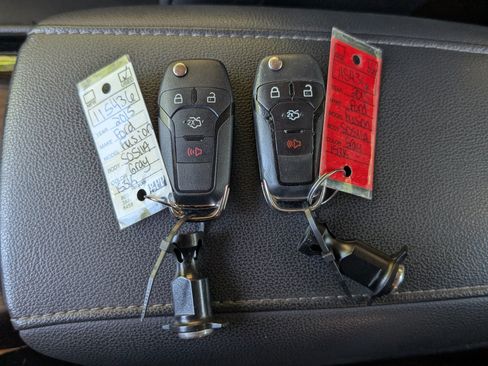 Used 2015 Ford Fusion Energi SE FWD image 31