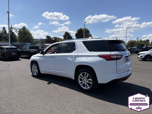 Used 2021 Chevrolet Traverse High Country AWD/4WD image 3