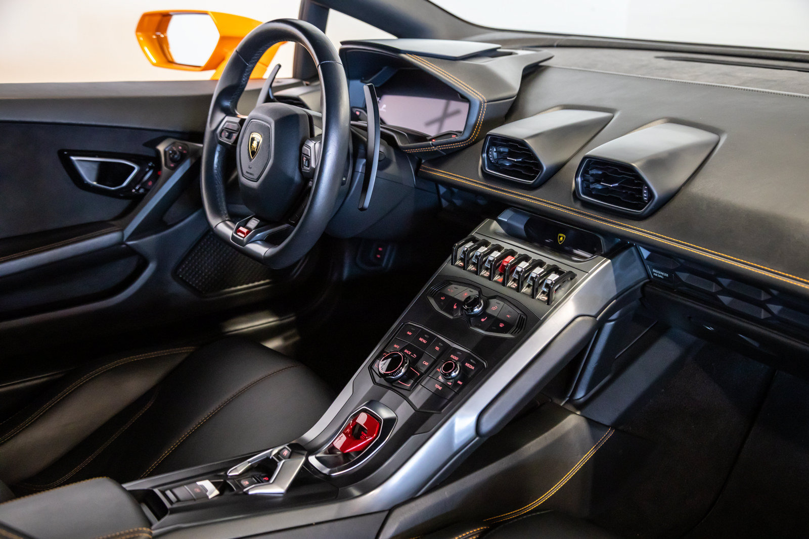 Used 2015 Lamborghini Huracan LP 610-4 AWD/4WD image 35