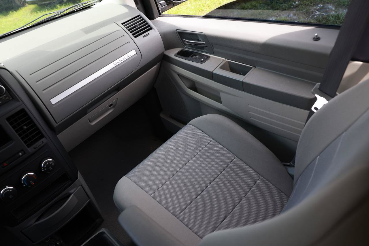 Used 2008 Dodge Grand Caravan SE FWD image 23