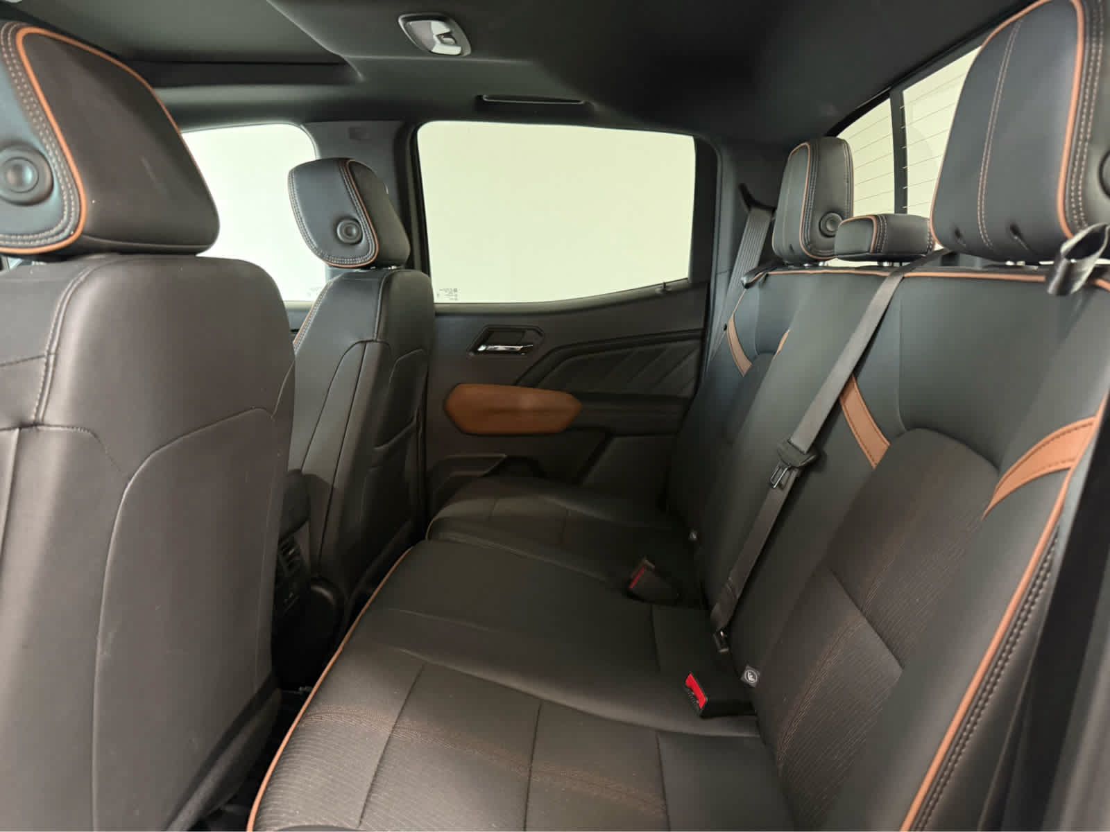 Used 2024 GMC Canyon AT4 w/ Technology Package AWD/4WD image 14