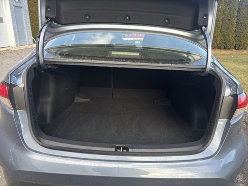 Used 2025 Toyota Corolla LE image 5