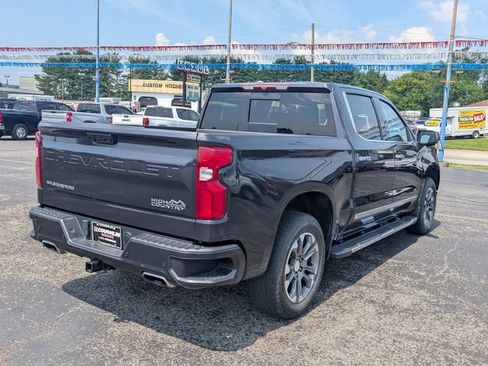 Used 2022 Chevrolet Silverado 1500 High Country w/ Z71 Off-Road Package AWD/4WD image 7