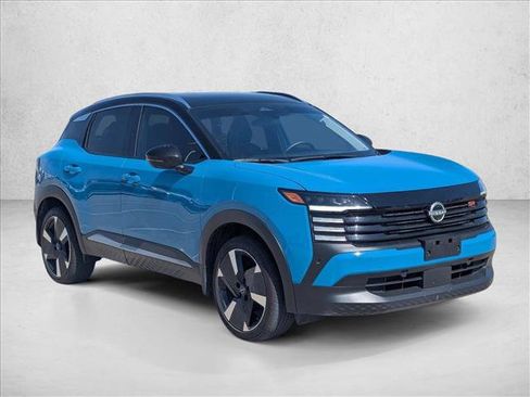 Used 2025 Nissan Kicks SR w/ SR Premium Package image 3