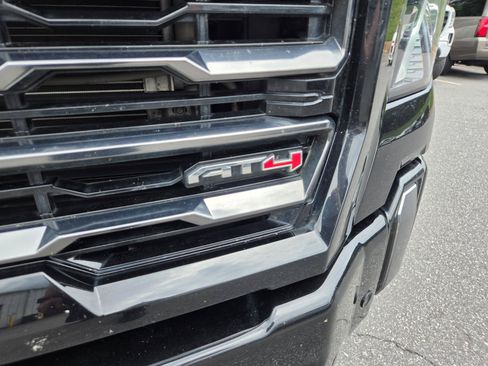 Used 2024 GMC Sierra 2500 AT4 w/ AT4 Premium Plus Package AWD/4WD image 3