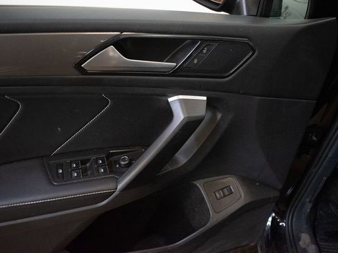 Used 2024 Volkswagen Tiguan SE AWD/4WD image 22