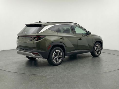 Used 2025 Hyundai Tucson SEL FWD image 9