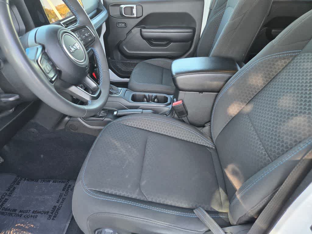 Used 2024 Jeep Wrangler Unlimited Rubicon 4xe AWD/4WD image 17