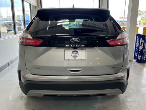Certified 2024 Ford Edge SEL w/ Convenience Package AWD/4WD image 8