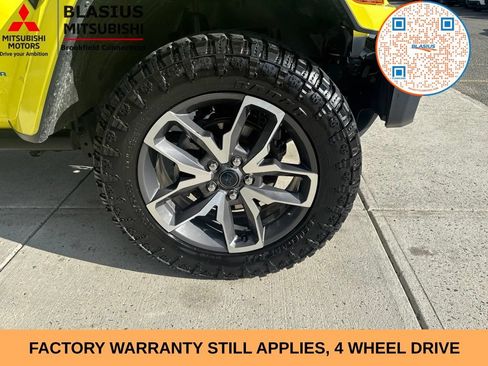 Used 2024 Jeep Wrangler Unlimited w/ Convenience Group AWD/4WD image 3