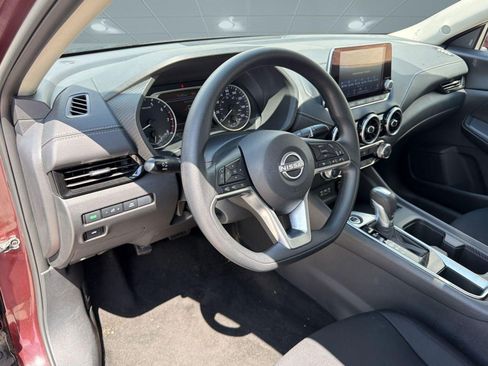 Used 2025 Nissan Sentra SV FWD image 4