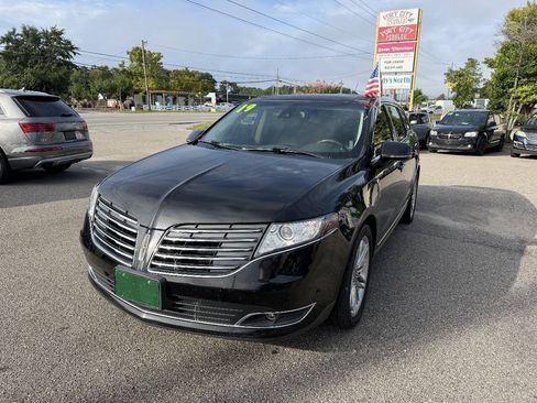 Used 2019 Lincoln MKT AWD image 8