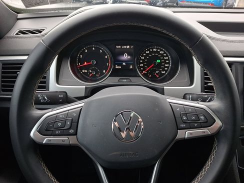 Used 2021 Volkswagen Atlas Cross Sport SE w/ Panoramic Sunroof Package image 20