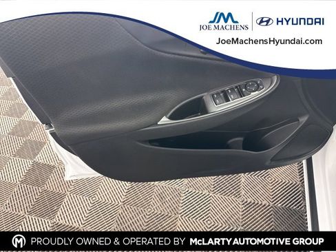 Used 2022 Chevrolet Malibu LT image 21