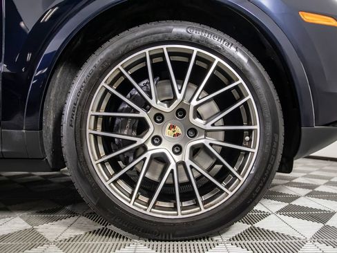 Used 2023 Porsche Cayenne Coupe AWD/4WD image 42