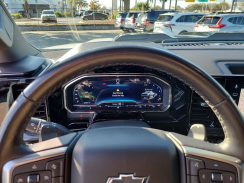 Used 2022 Chevrolet Silverado 1500 LT Trail Boss w/ Protection Package image 16