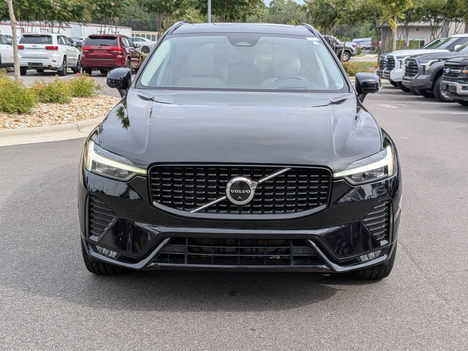 Used 2023 Volvo XC60 B6 Ultimate w/ Protection Package Premier AWD/4WD image 8