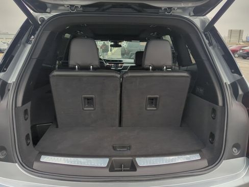 Used 2025 Cadillac XT6 Premium Luxury image 40