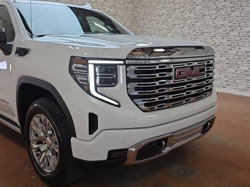 Used 2022 GMC Sierra 1500 Denali w/ Denali Carbonpro Edition image 7