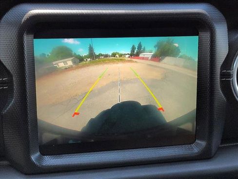 Used 2023 Jeep Wrangler Unlimited Sahara AWD/4WD image 19