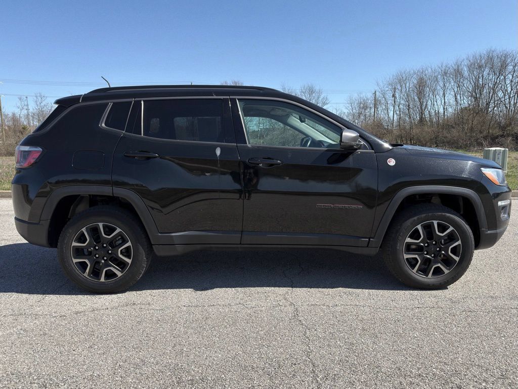 Used 2019 Jeep Compass Trailhawk AWD/4WD image 31