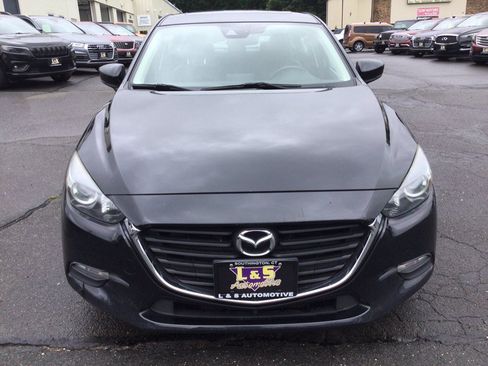 Used 2018 MAZDA MAZDA3 Touring FWD image 3