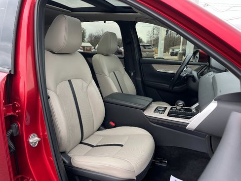 Used 2024 MAZDA CX-90 3.3 Turbo w/ Premium Package image 17