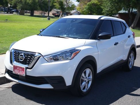 Used 2020 Nissan Kicks S FWD image 1