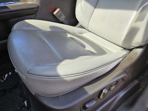 Used 2021 GMC Yukon SLT w/ SLT Luxury Package AWD/4WD image 8