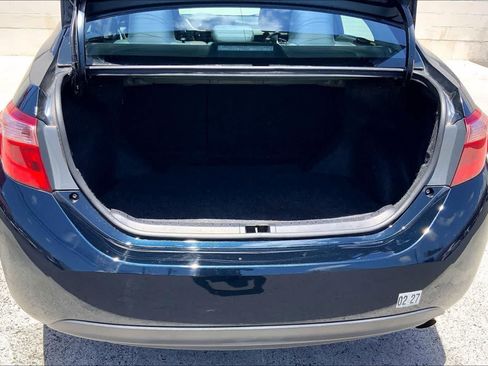 Used 2019 Toyota Corolla LE FWD image 18
