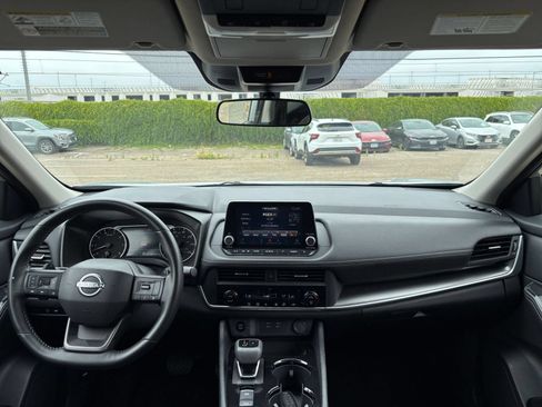 Used 2025 Nissan Rogue SV FWD image 35