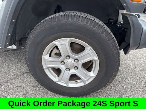Certified 2022 Jeep Wrangler Unlimited Sport AWD/4WD image 2