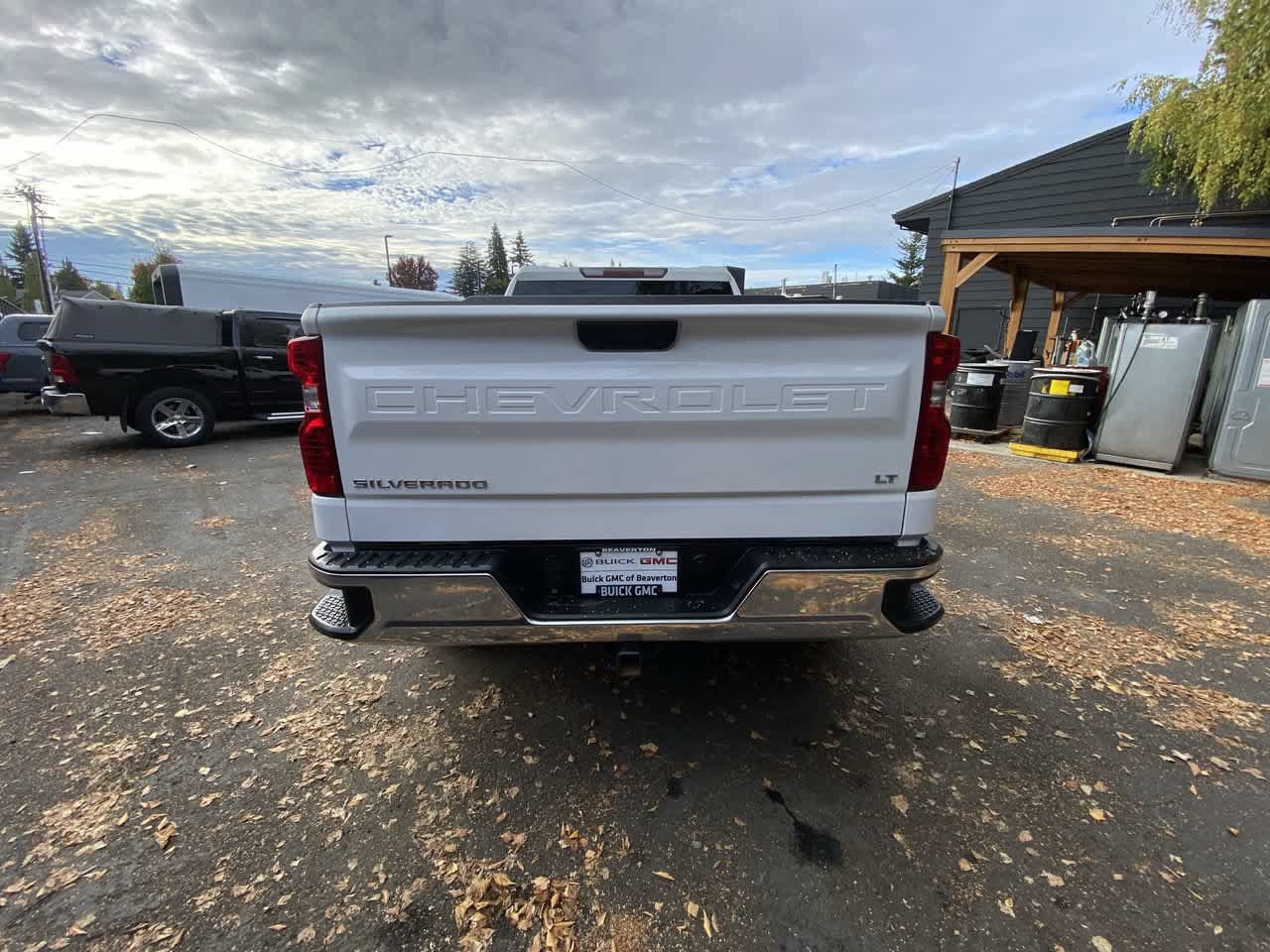 Used 2023 Chevrolet Silverado 1500 LT AWD/4WD image 5