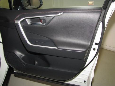 Used 2022 Toyota RAV4 XSE image 22