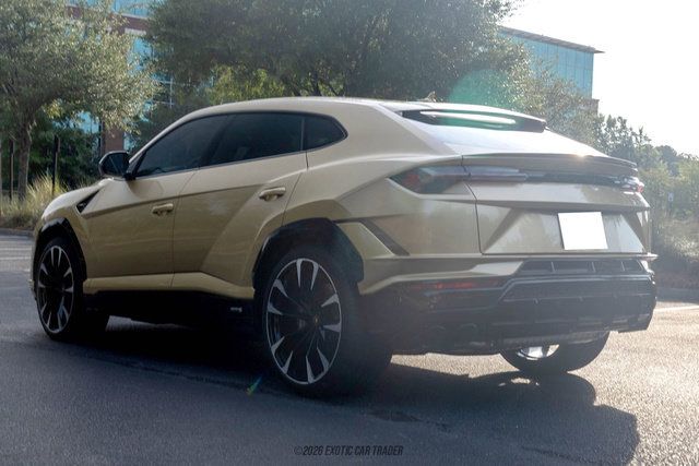 Used 2024 Lamborghini Urus S AWD/4WD image 6
