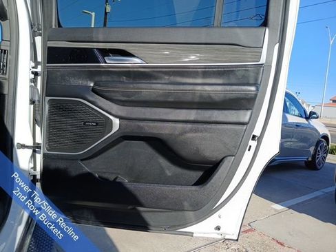 Used 2022 Jeep Wagoneer Series III w/ Flexible Seating Group image 9