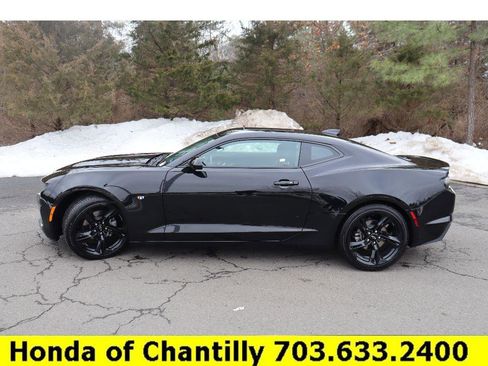 Used 2021 Chevrolet Camaro LT w/ RS Package image 4