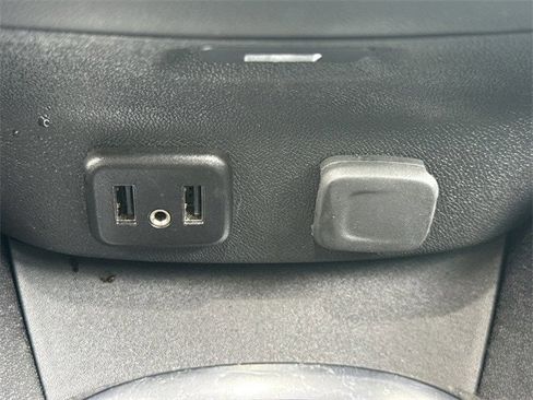 Used 2018 Chevrolet Malibu Premier image 22