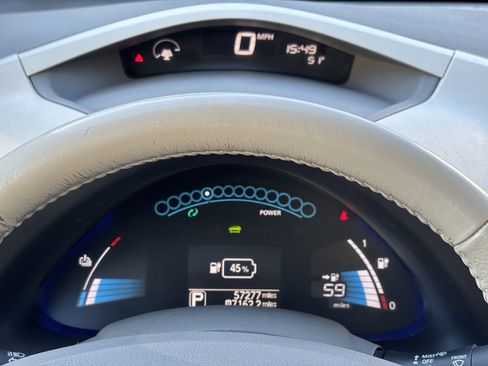 Used 2016 Nissan Leaf SV image 10