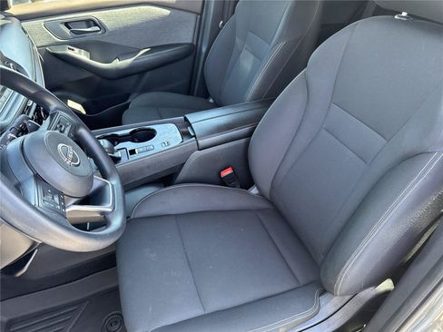 Used 2023 Nissan Rogue S FWD image 11
