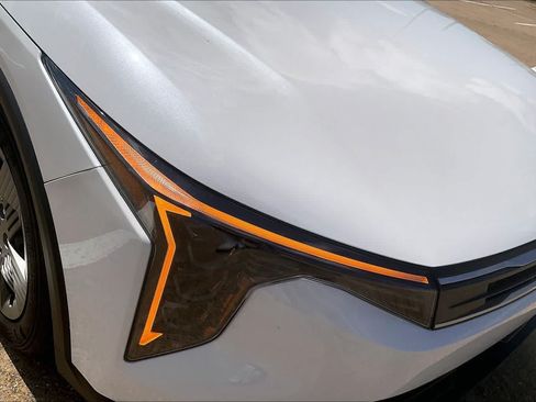 Certified 2025 Kia K4 FWD image 28