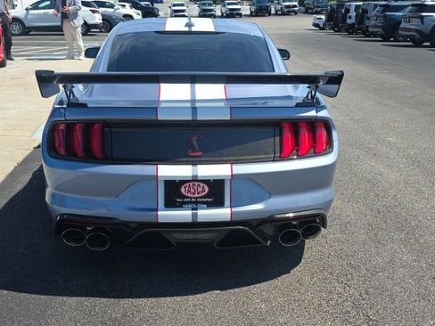 Used 2022 Ford Mustang Shelby GT500 w/ Technology Package RWD image 3