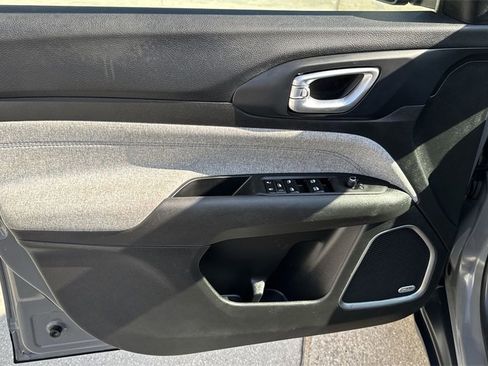 Used 2023 Jeep Compass Latitude w/ Sun and Sound Group image 40