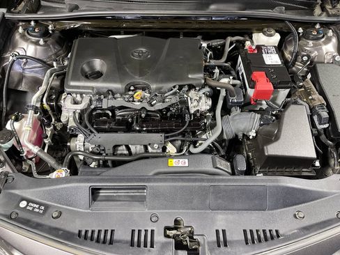 Certified 2022 Toyota Camry XSE FWD image 9
