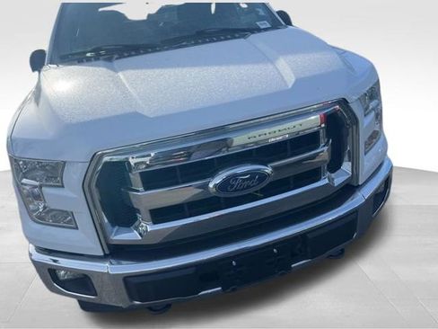 Used 2017 Ford F150 XLT w/ Trailer Tow Package image 4