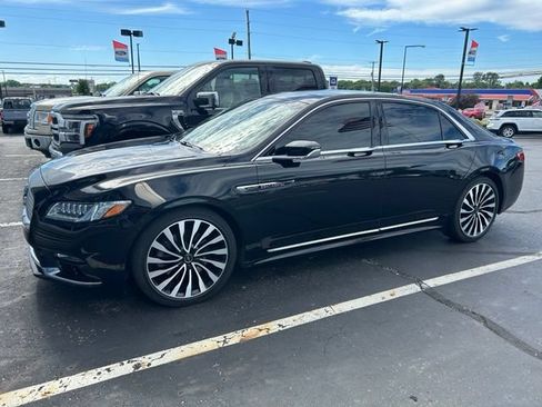 Used 2017 Lincoln Continental Black Label w/ Climate Package AWD/4WD image 2