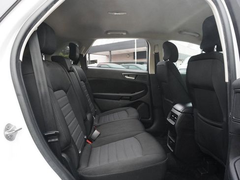 Used 2018 Ford Edge SE image 30