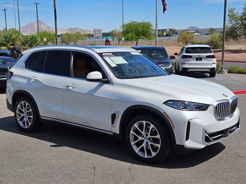 Certified 2024 BMW X5 xDrive40i w/ Premium Package image 3